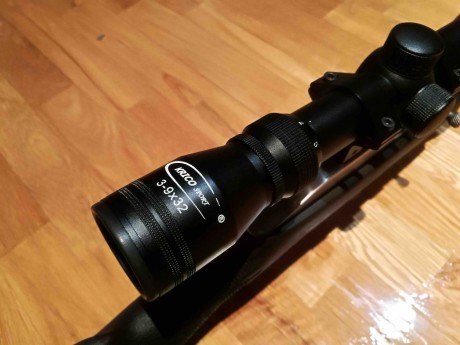 Hola a todos,

Pongo a la venta una carabina desmontable Marlin Papoose del calibre 22LR, culata de polímero, 10