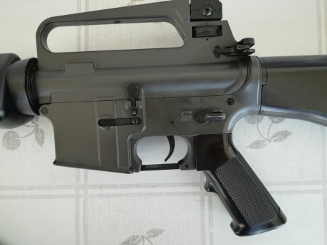 Hola, vendo fusil de Airsoft M16, metálico, semi y automático, muy buen estado, sólo probado en casa, 02
