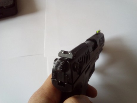 muy buenas, pues lo tipico, me compre una pistola del 22lr para practicar y al final por lejanía del campo 11