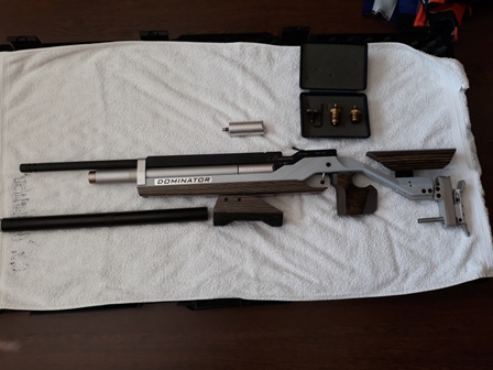 Vendo Walther Dominator. Pouco usada. Mui buena condicion. Tiene com extras regulador e deposito de aire 01