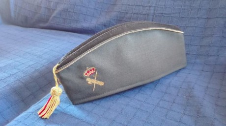 Gorro cuartel Guardia Civil de oficial, nuevo,de calidad,forro de raso y cuero.Talla grande.652167719, 01