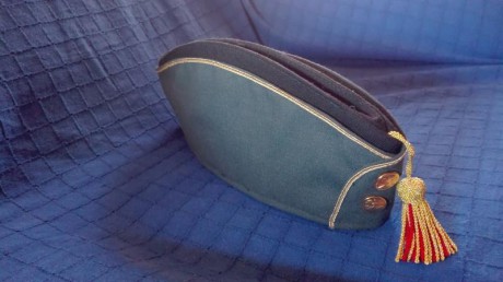 Gorro cuartel Guardia Civil de oficial, nuevo,de calidad,forro de raso y cuero.Talla grande.652167719, 00