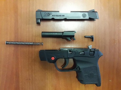 Buenas tardes;

Un compañero del trabajo vende una S&W Body Guard 380. Lo que pide y ofrece por el 00
