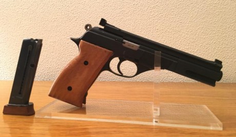 Vendo pistola  Astra TS 22 . 
Buen estado, buen precio y buen agrupamiento
Precio en la diana: 250 euros


 02