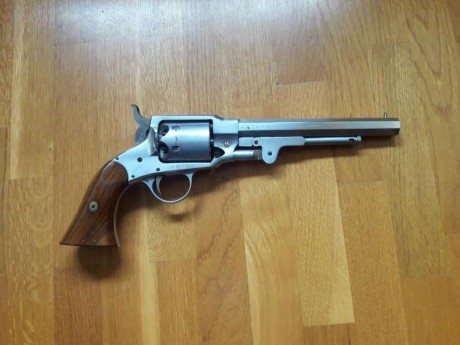 Vendo revolver calibre 44 modelo Roger Spencer marca Sant Paolo o Euro Arms como paso a denominarse. En 01
