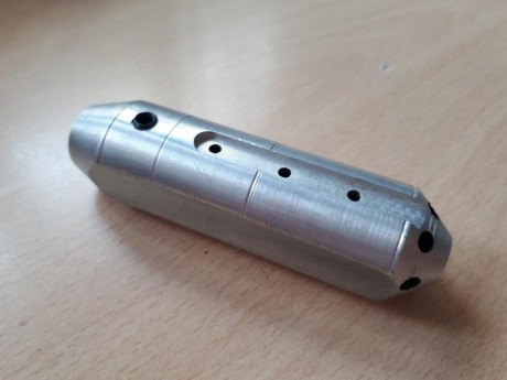 Hola.
Se vende este compensador corto para la pistola libre MORINI CM84.
Es una copia del original respetando 01