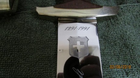 Buenas. 
Vendo daga suiza conmemorativa de los 700 años de la unificacion Suiza, edicion limitada a 700 00