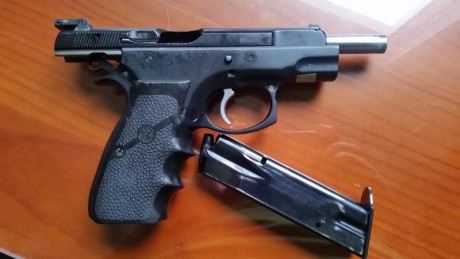 Vendo CZ 75 en perfecto estado Por 500 EUROS

Mira micrometrica y cachas ergonómicas. 

Gatillo retocado 02
