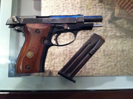 Cambio mi SIG SAUER P226 del 9 PARA por otra pistola. Tiene miras LPA, cachas HOGUE y un kit SRT. Tengo 41