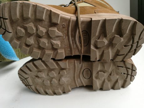 Vendo Botas Iturri de gore tex, nuevo modelo de color árido talla 42 , modelo más alto de gama, impermeables 00
