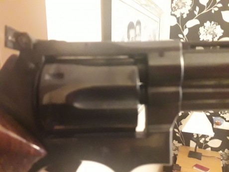 Un amigo vende un revólver Llama modelo Olimpico del calibre 38Spl. El arma está nueva, no tiene disparos. 00