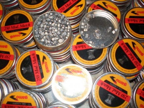 Esto rebuscando han aparecido mas latillas de balines gamo de 250 unidades, estos pone mach
no se si son 00
