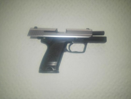 Para poder hacer hueco para un nuevo capricho vendo una HK USP 9mm parabellum con sus dos cargadores, 01