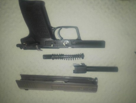 Para poder hacer hueco para un nuevo capricho vendo una HK USP 9mm parabellum con sus dos cargadores, 00