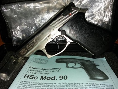 Vendo detonadora Mauser HSC Mod. 90 9 mm PAK, niquelada, en perfecto estado de coleccionista, impecable.
PTB 02