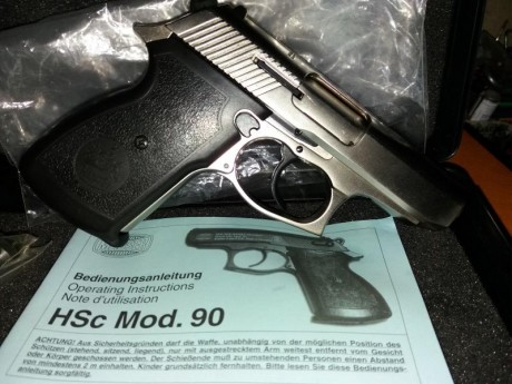 Vendo detonadora Mauser HSC Mod. 90 9 mm PAK, niquelada, en perfecto estado de coleccionista, impecable.
PTB 01