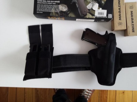 Pues vendo todo mi equipo de airsoft.
Se trata de la versión full metal de la famosa colt 1911. Está en 00