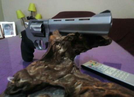 Buenas compañeros, vendo mi precioso revolver Taurus 627 tracker competición pro 6pulgadas de cañon , 32