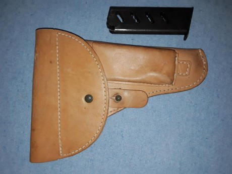  20180610_175744.jpg  20180610_175812.jpg  20180610_175728.jpg 
Funda en estado nuevo y cargador para 00