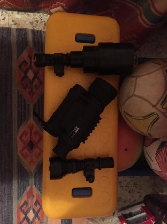 Vendo por falta de uso:

Monocular Bushnell equinox Z 6x50 , incluye caja y todos sus accesorios
Linterna 10