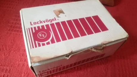 Pues eso, vendo reclamo con cinta para tordo, tordencha, perdiz, etc.. con altavoz con alto volumen y 02