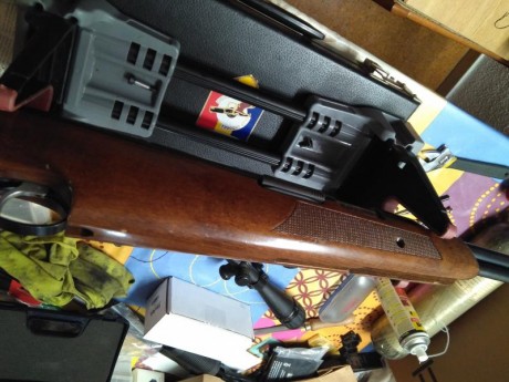 Pues eso, Una Air Arms Tx200 mk3, Calibre 4,5mm, funciona bien, tiene algunas marquitas en el pavon (no 00
