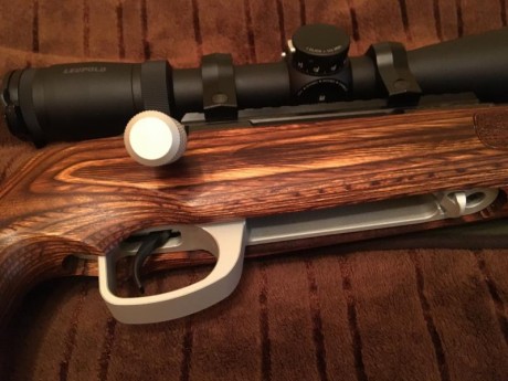 Hola chicos, os presento mi Tikka tx3 6.5x55, al cual le queda poco de origen, Culata laminada, palanca 01