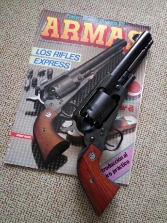 Se vende espectacular revolver acero inoxidable sin uso solo estrenado. Precio.POR JUBILACIÓN SÚPER REBAJADO.., 101