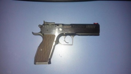 Hola.
Cambio tanfoglio stock III , estado bueno con señales de uso, por glock 34 , en estado similar.
Tambien 01
