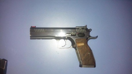 Hola.
Cambio tanfoglio stock III , estado bueno con señales de uso, por glock 34 , en estado similar.
Tambien 00