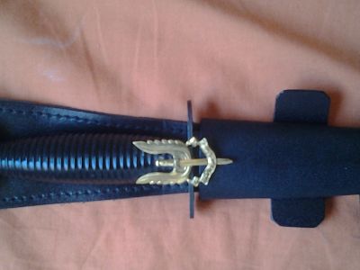 Según los de Filofiel,  a pesar de no llevar marcajes es de manufactura inglesa. Conserva el filo original 01