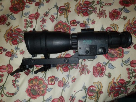 Pongo a la venta este visor nocturno, marca ATN, modelo ARIES, CRUSADER, 2 Generación (se ve en verde), 01