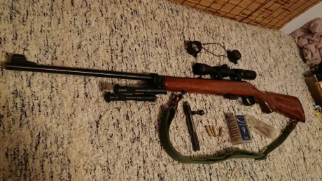  Se vende esta carabina de cerrojo del .22 Magnum con cargador extraible de 5 balas. Se la compre al primer 12