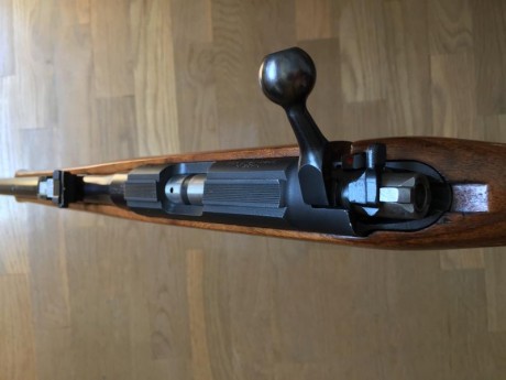 CARABINA BRNO 22 
Se vende rifle carabina de cerrojo marca brno, modelo 2E. calibre 22 LR, prácticamente 21