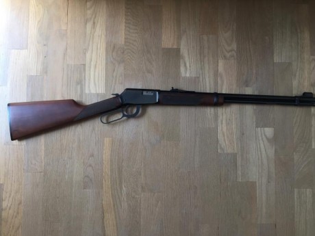 VENDIDA. 
Carabina Winchester 9422  (22LR), es una edición limitada para coleccionistas, esta impoluta 00