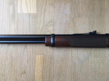 VENDIDA. 
Carabina Winchester 9422  (22LR), es una edición limitada para coleccionistas, esta impoluta 21