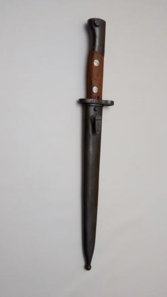 Vendo bayoneta para K98, Z24, etc. de arsenal, está sin uso, solo tiene lijeras marcas en la hoja de sacarlo 10