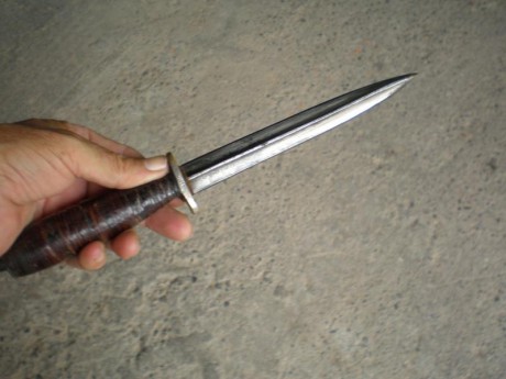 Eso vendo cuchillo o daga , con marca de Toledo , pero parace grabado no cuños, la funda no es la suya 21