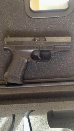 Ediciones especiales
Walther lanzó dos ediciones limitadas del P99. La primera serie nunca se vendió en 81