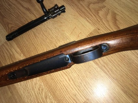 Vendo Máuser KAR 98 K captura yugoslava.

Calibre 8 x 57 mm. El rifle consta de TODAS las piezas.

El 00