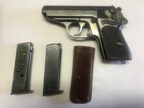 Se vende Wather PPK calibre 7.65, dos cargadores, funda y portacargador. Guiada con licencia A. 02