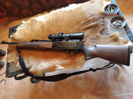   Buenas tardes

Un amigo me pide que le anuncie este rifle:

HK modelo SLB Light calibre 9,3x62. Rifle 02
