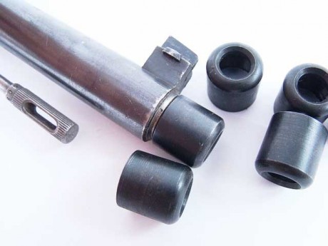 Saludos. Abro este post por si os apetece mostrar vuestras preciosidades.... Poco que decir del fusil 22