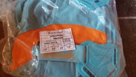 Manta para caballos marca HORSEWARE modelo AMIGO  EVOLUTION nueva.
Precio 30€ con envío incluido 
Dispongo 01
