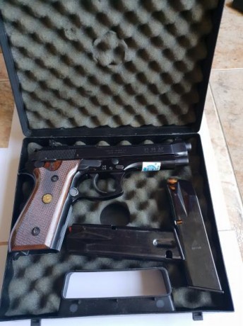 Por poco uso vendo pistola TAURUS 9 mm parabellum, es muy precisa y va perfecta.
Esta guiada en F.
Va 02