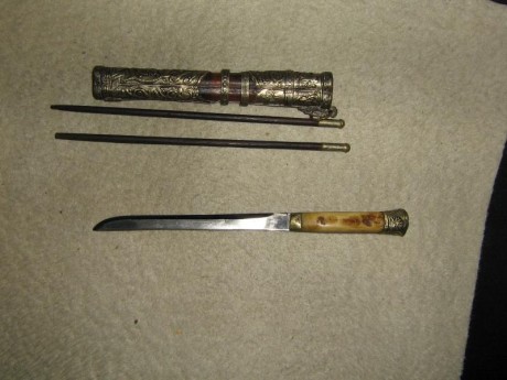 Vendo cuchillo japones con palillos, los Japoneses lo emplean como defensa y para comer, 125 euros,a mi 01