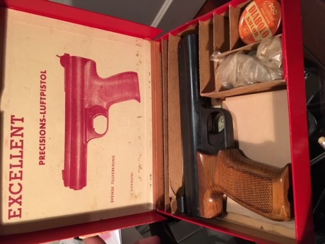 Hola,

Vendo pistola sueva excellence, de los años 50, en perfecto estado.

Incluye caja y manuales originales, 01