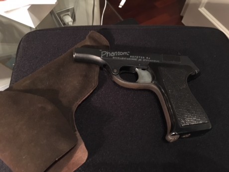 Hola,

Vendo Pistola de aire comprimido EXCELLECE PHANTOM, años 50. 

Incluye funda.

Precio 180€ mas 00