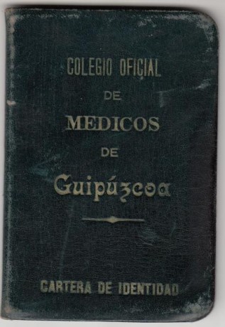  EN RECUERDO Y HOMENAJE A LOS QUE YA NO ESTÁN. 

Si pones en  GOOGLE   PASAPORTES EN LA MEMORIA  da igual 30