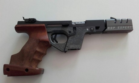 Se vende pistola competicion con su maletin original poco usada 
pongo el anuncio pero es de un compañero 00